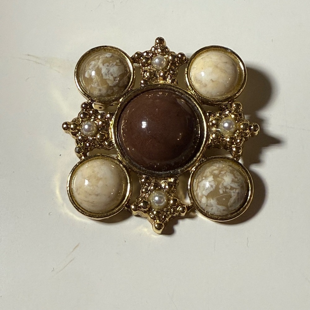 Vintage Gold Tone Brooch Brown Marble Accent Faux Pearl Decorative Statement Pin